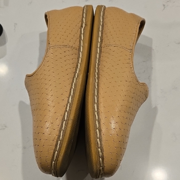 Charix Woven Leather Tan Slip On Flats Sz 39 8.5 Womens A - Picture 3 of 6